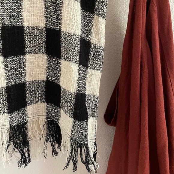 Zara tweed checkered tank with fringe - Picture 3 of 6